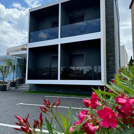 Kevin'S Aparthotel Vlore Ngoại thất bức ảnh