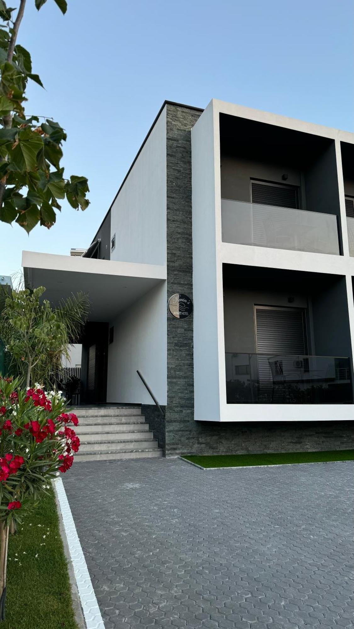 Kevin'S Aparthotel Vlore Ngoại thất bức ảnh
