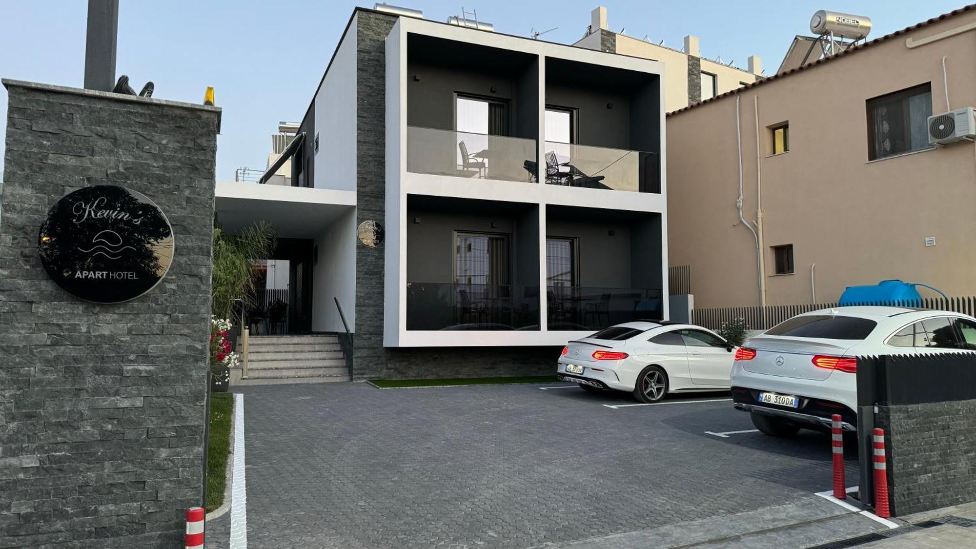 Kevin'S Aparthotel Vlore Ngoại thất bức ảnh