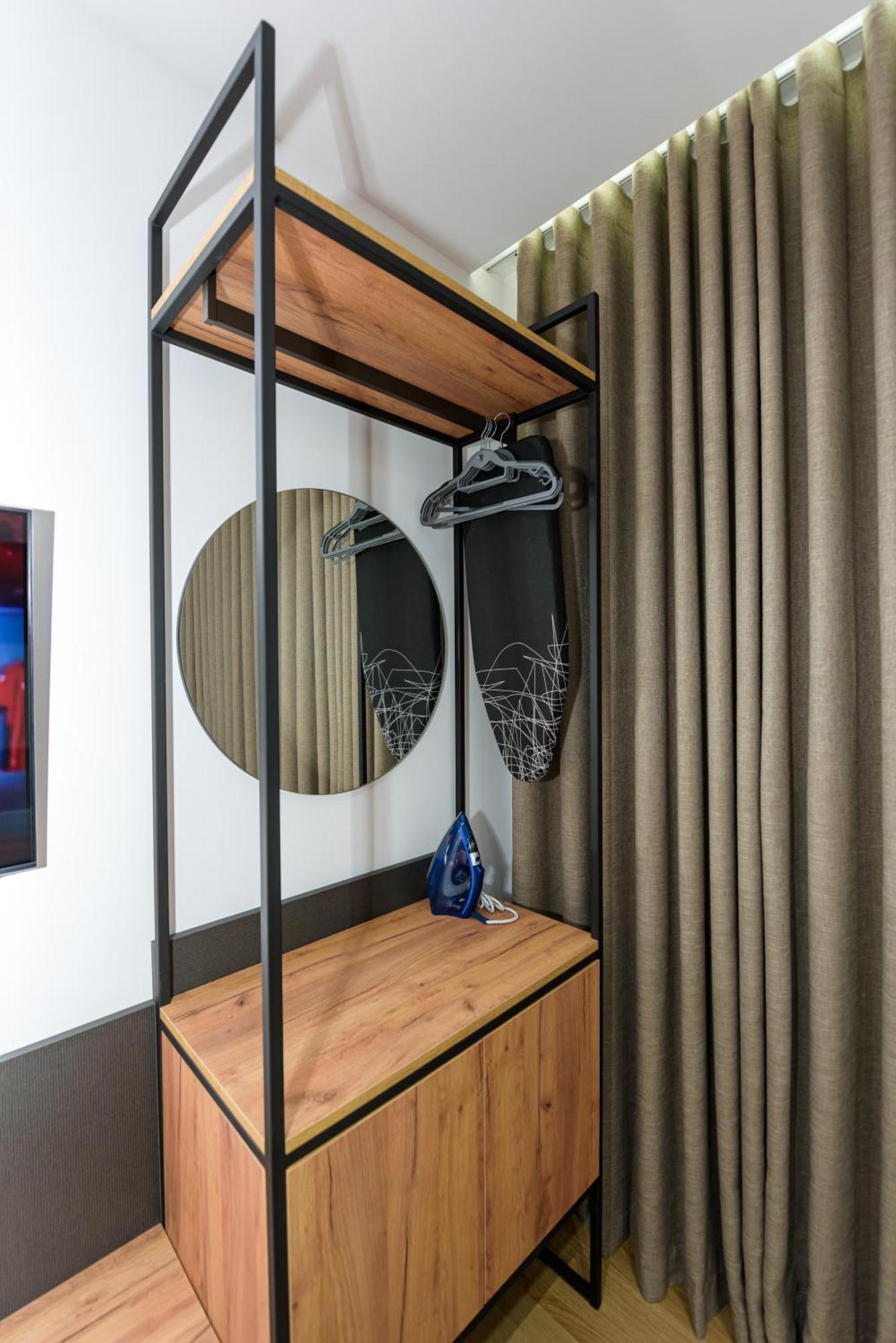 Kevin'S Aparthotel Vlore Ngoại thất bức ảnh
